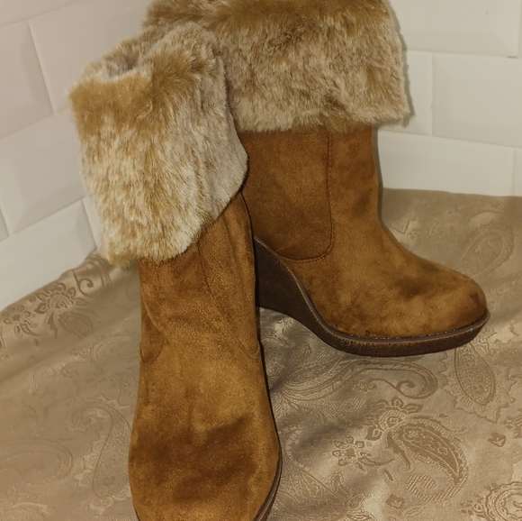 ZigiSoho Fur Booties with wedge heels Size 10 - Picture 10 of 13